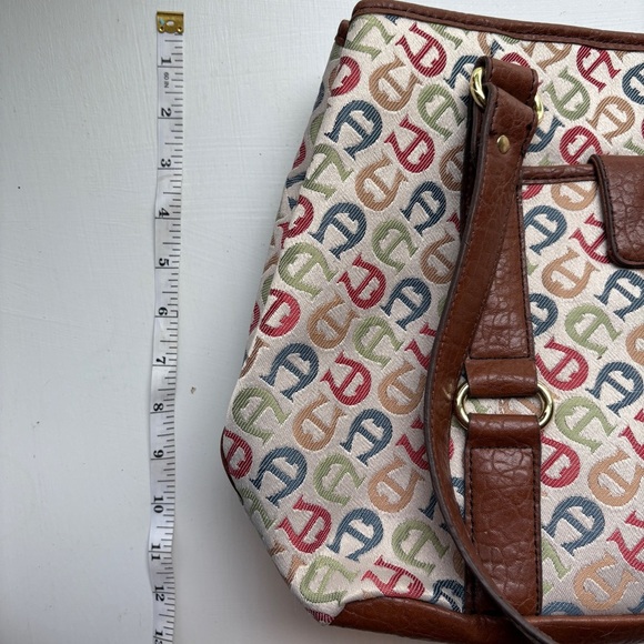 90s Vintage Leather Tapestry Tote Bag - Picture 10 of 12